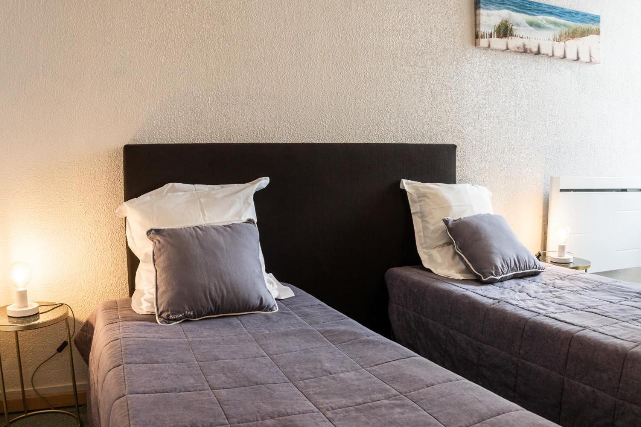Hotel De La Gare Latresne エクステリア 写真